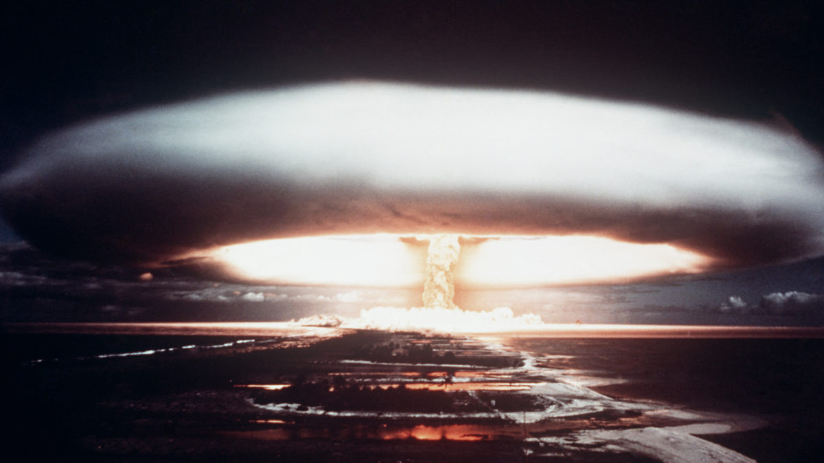 Essais nucléaires en Polynésie : l’Etat se livre à une opération de propagande
