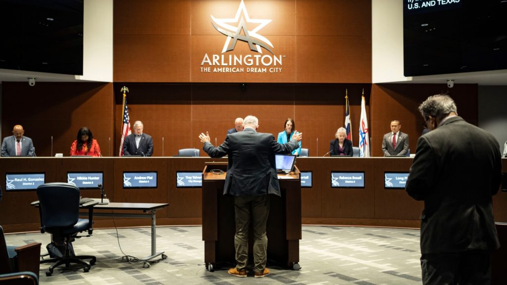 Le conseil municipal d'Arlington, au Texas, en juin 2023