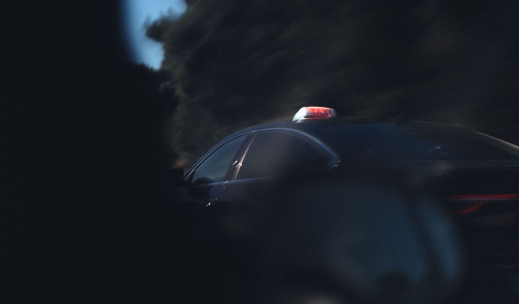 Dans le cas des chauffeurs de taxi, les préfectures ont l’obligation de vérifier leur casier judiciaire B2 avant de délivrer une carte professionnelle ou d'effectuer un renouvellement. 