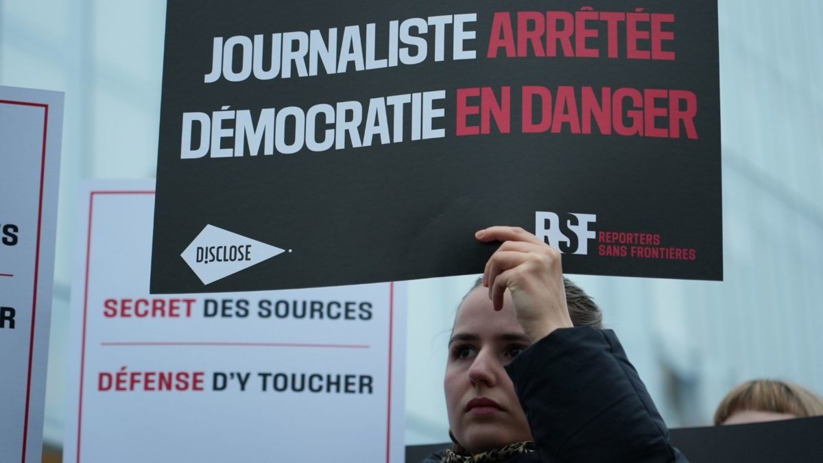 Appel aux ministres de la justice et de l’intérieur : respectez la liberté de la presse, renforcez le secret des sources